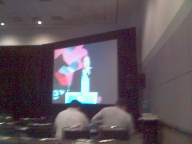 watching lowenstien's keynote speech in the overflow room